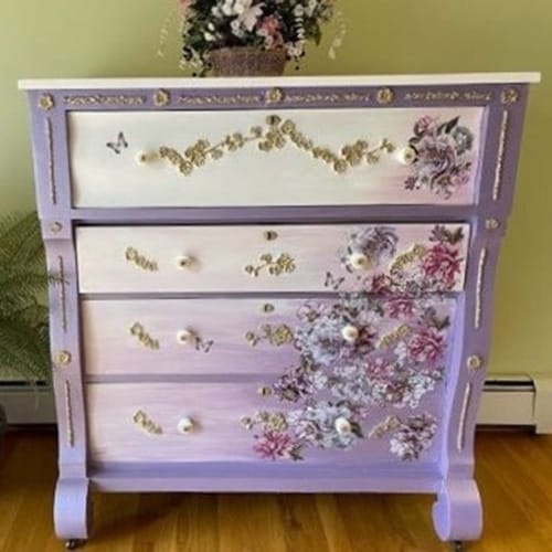 Lavender and White Floral Graduated Chest